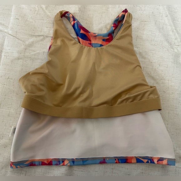 Old Navy Red and Blue Sleeveless Crop Sports Bra ❤️🟣🩷 - Picture 6 of 7